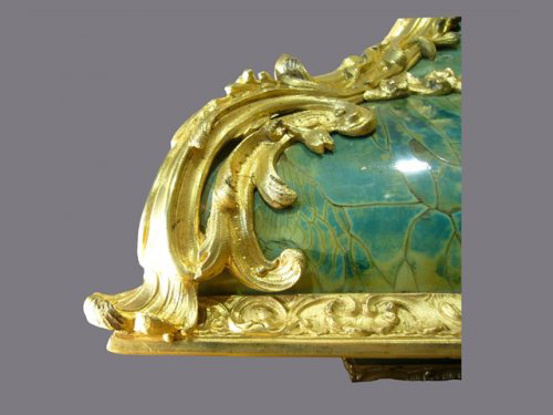 XVIIIe siècle - Cartel en corne verte d'époque Louis XV signé LEDOUX