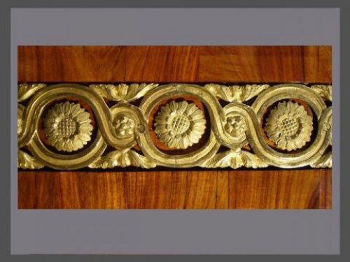 XVIIIe siècle - Paire d'encoignures d'époque Louis XV estampillées FOUREAU