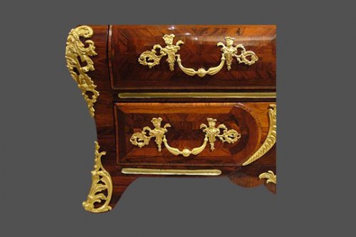 Commode tombeau, Époque Régence - Mobilier Style Régence