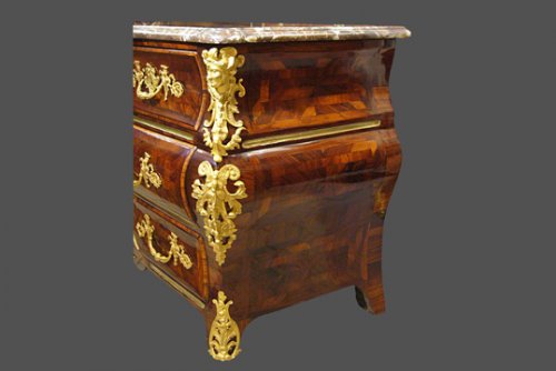 Mobilier Commode - Commode tombeau, Époque Régence