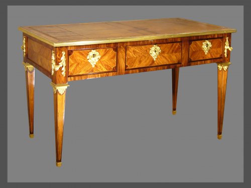 Bureau plat d'époque Louis XVI estampillé Pierre GARNIER - Mobilier Style Louis XVI