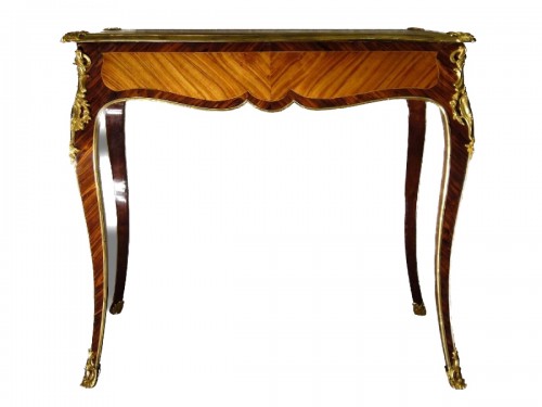 Table à écrire d'époque Louis XV estampillée LARDIN