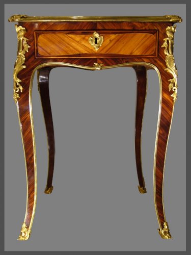 Louis XV - Table à écrire d'époque Louis XV estampillée LARDIN