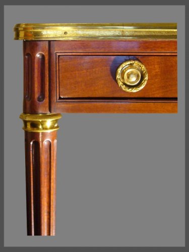 French Louis XVI Bureau stamped by Etienne AVRIL - Furniture Style Louis XVI