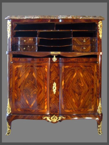 Secrétaire en armoire d'époque Louis XV estampillé Carel et Migeon - Mobilier Style Louis XV