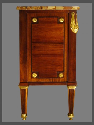 XVIIIe siècle - Commode écritoire d'époque Louis XVI estampillée MONTIGNY