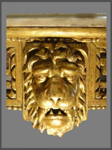 Mobilier Console - Console en bois sculpté et doré - Le style Louis XVI avant Louis XVI