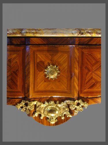 Commode en console à la Régence estampillée R. DUBOIS - Louis XV