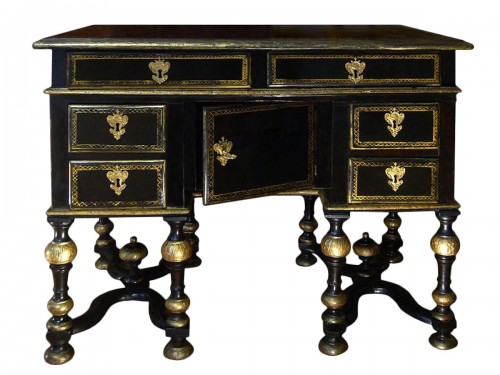 Bureau Mazarin en bois noirci d'époque Louis XIV – fin XVIIe siècle