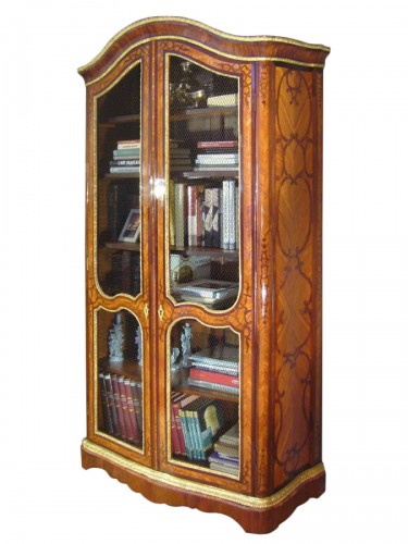 Bibliothèque en armoire d'époque milieu du XVIIIe siècle estampillée LARDIN