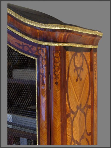 Mobilier Bibliothéque, vitrine - Bibliothèque en armoire d'époque milieu du XVIIIe siècle estampillée LARDIN