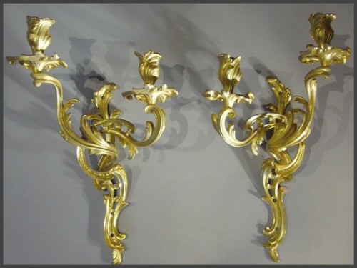 Paire d'appliques en bronze doré d'époque Louis XV - Antiquités Rigot et Fils