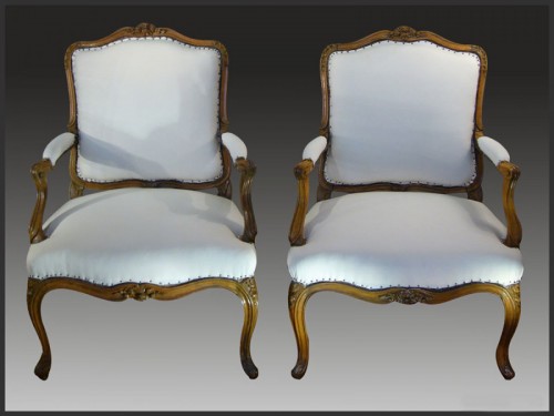 Antiquités - Paire de fauteuils à la Reine d'époque Louis XV estampillés I.G GOURDIN