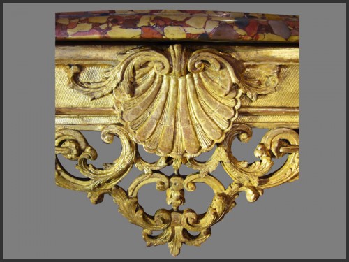 Mobilier Console - Table-console en bois sculpté et doré d'époque Régence