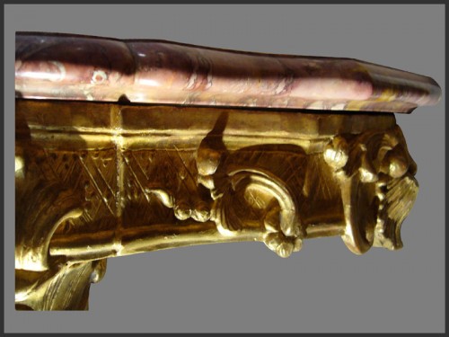 XVIIIe siècle - Console "à balancier" en bois sculpté et doré d'époque Régence
