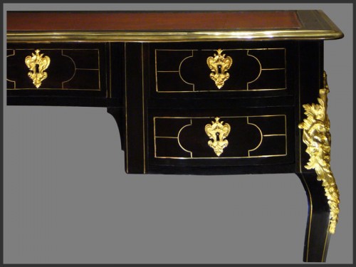 Bureau plat à toutes faces d'époque premier tiers du XVIIIe siècle - Mobilier Style Régence