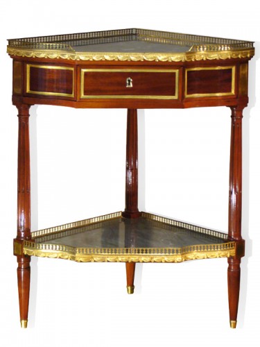 Paire d'encoignures en console d'époque Louis XVI estampillées Georges JACOB - Mobilier Style Louis XVI