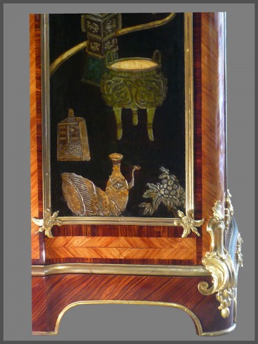Armoire en laque de Coromandel d'époque Louis XV estampillée BVRB - Louis XV