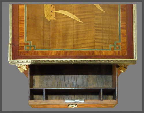 Mobilier Table & Guéridon - Table à écrire d'époque Louis XVI estampillée de Pierre GARNIER