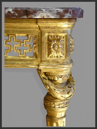Mobilier Table & Guéridon - Table de milieu en bois sculpté et doré d'époque Louis XVI