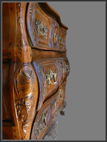 Commode lyonnaise en bois de noyer d'époque Louis XV - Antiquités Rigot et Fils