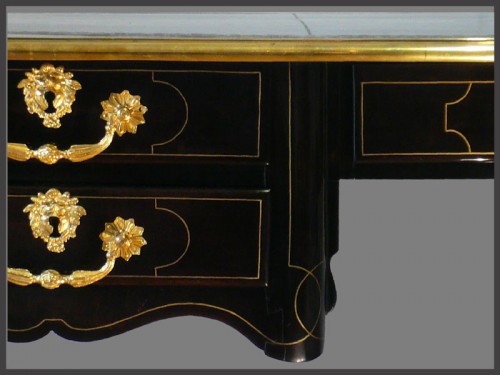 Mobilier Bureau et Secrétaire - Bureau plat en bois noirci d'époque début Régence