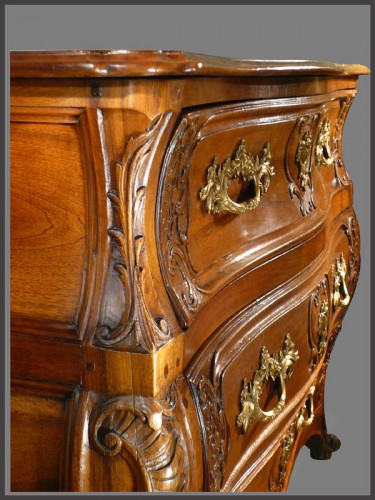 Louis XV - Commode lyonnaise d'époque Louis XV