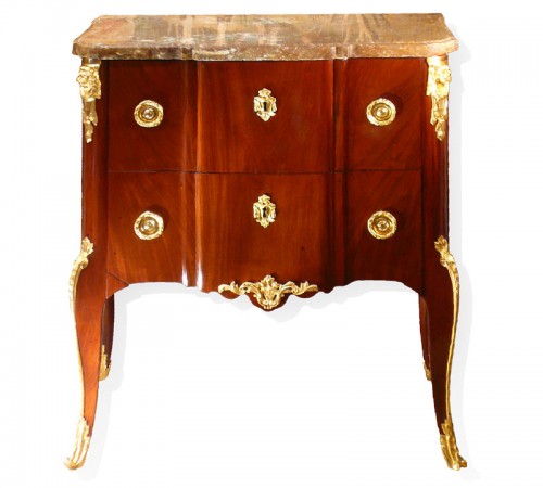 Commode en acajou et placage d'acajou estampillée P. ROUSSEL d'époque Transition