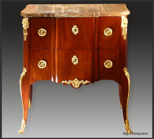 Commode en acajou et placage d'acajou estampillée P. ROUSSEL d'époque Transition - Mobilier Style Transition