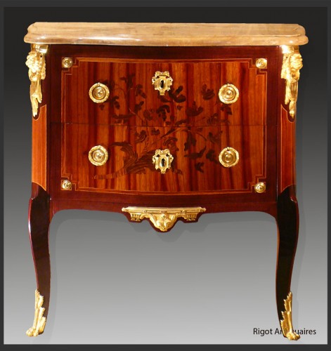 XVIIIe siècle - Commode estampillée N. PETIT d'époque Transition