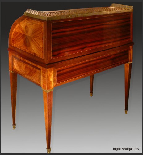 Louis XVI - Bureau cylindre estampillé N. PETIT d'époque Louis XVI