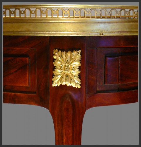 Louis XVI - Guéridon en acajou et placage d'acajou estampillé G. JACOB d'époque Louis XVI