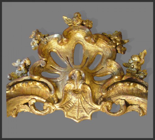 Antiquités - Console en bois doré et sculpté d’époque Louis XV