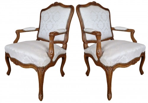 Paire de fauteuils à dos plats d’époque Louis XV