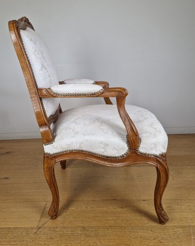 A Louis XV armchairs, circa 1750 - Louis XV