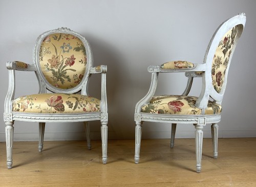 Jean-Baptiste-Claude Séné, paire de fauteuils Louis XVI estampillés I.B.SENE - Sièges Style Louis XVI