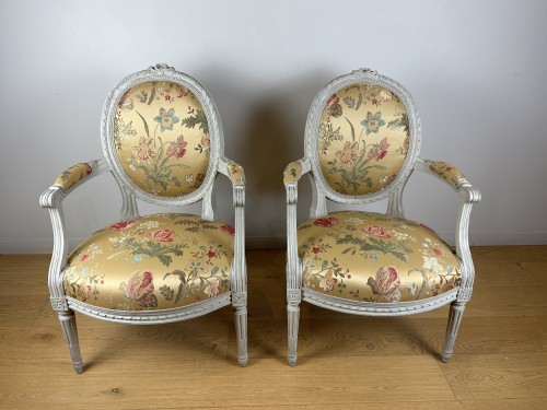 Antiquités - Jean-Baptiste-Claude Séné, paire de fauteuils Louis XVI estampillés I.B.SENE