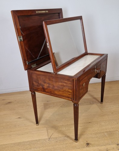 XVIIIe siècle - Bureau, coiffeuse à mécanisme d’époque Louis XVI attribué à Caspar Schneider