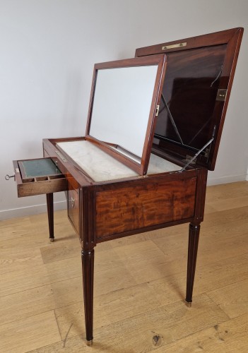 Bureau, coiffeuse à mécanisme d’époque Louis XVI attribué à Caspar Schneider - Louis XVI