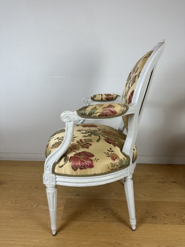 Louis XVI - A Louis XVI armchairs stamped OTHON 18th Century 