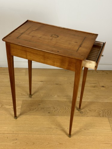 Louis XVI - A Neoclassical  Salon table, Circa 1770-1775