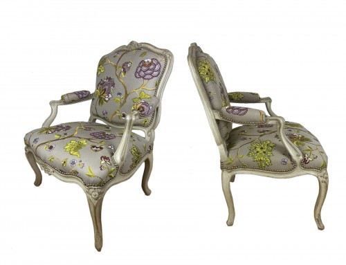 Paire de fauteuils Louis XV estampillés C.L Burgat