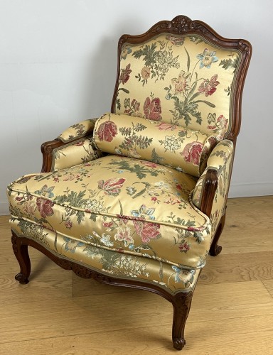 Sièges Fauteuil & Bergère - Bergère à dossier à la reine d'époque Louis XV vers 1750-1755