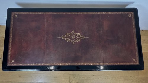 Antiquités - Grand bureau plat d’époque Louis XV vers 1755