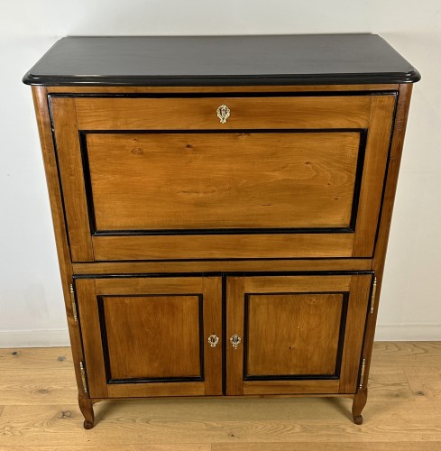 A  Louis XV Secretaire Stamped, Hache Fils In Grenoble - Furniture Style Louis XV