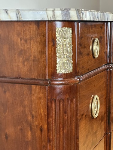 Louis XVI - A Louis XVI mahogany commode, stamped by Jean-François Leleu