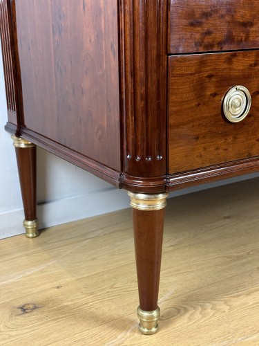 Antiquités - A Louis XVI mahogany commode, stamped by Jean-François Leleu