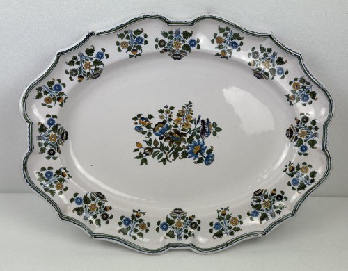 Porcelain & Faience  - Important Olong Dish In Polychrome Moustiers Earthenware