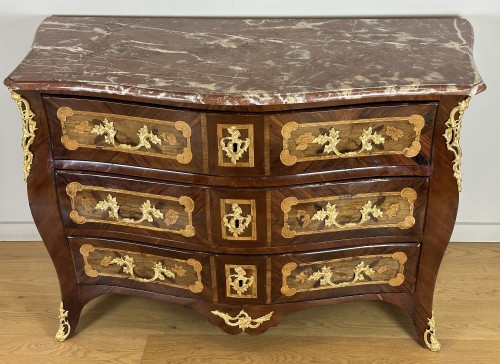 Commode marquetée d’époque Louis XV - Mobilier Style Louis XV