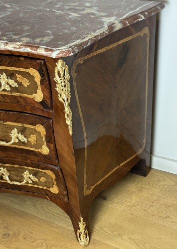 Antiquités - A Louis XV  Inlaid Commode 18th Century Circa 1745 -1750.